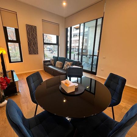 Luxe 2Br Executive Apartment Kingston Pool Parking Wifi Bbq Wine Esterno foto