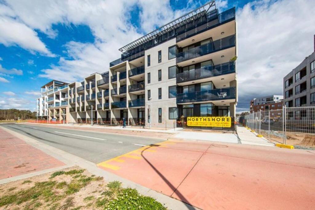 Luxe 2Br Executive Apartment Kingston Pool Parking Wifi Bbq Wine Esterno foto