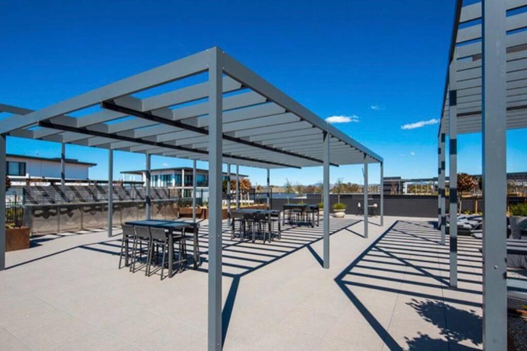 Luxe 2Br Executive Apartment Kingston Pool Parking Wifi Bbq Wine Esterno foto