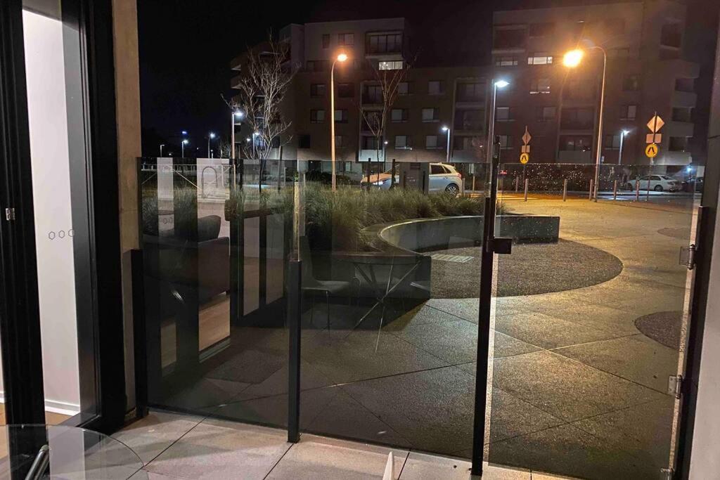 Luxe 2Br Executive Apartment Kingston Pool Parking Wifi Bbq Wine Esterno foto