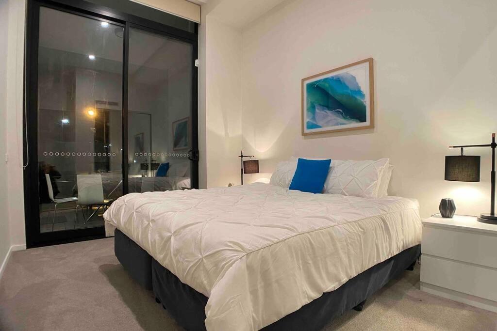 Luxe 2Br Executive Apartment Kingston Pool Parking Wifi Bbq Wine Esterno foto