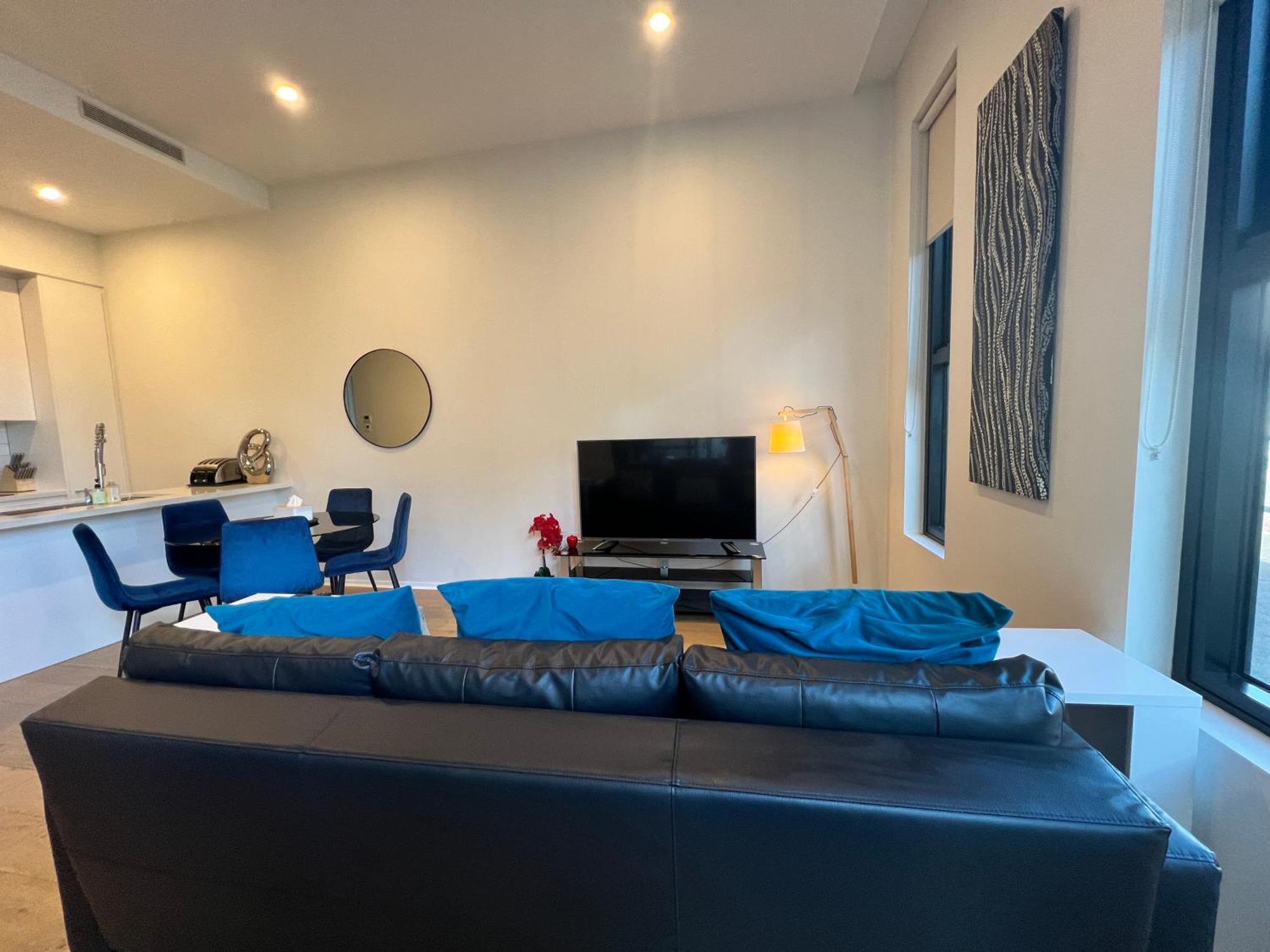 Luxe 2Br Executive Apartment Kingston Pool Parking Wifi Bbq Wine Esterno foto